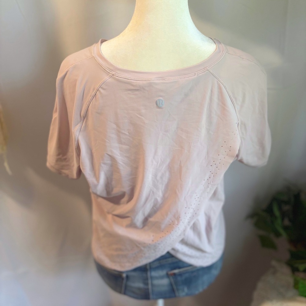 Lululemon Quick Pace Short Sleeve Shirt Lavender Pink Laser Cut Workout Top 6